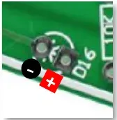 Soldar LED en la placa con marca de polaridad