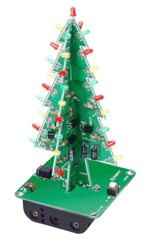 Imagen de la placa del árbol de Navidad completamente soldada con LEDs rojos, amarillos y verdes