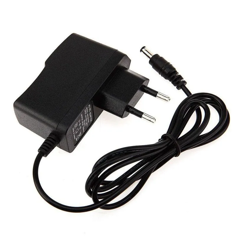 Fuente de alimentación adaptador 9V DC 2A jack 5.5mm x 2.5mm